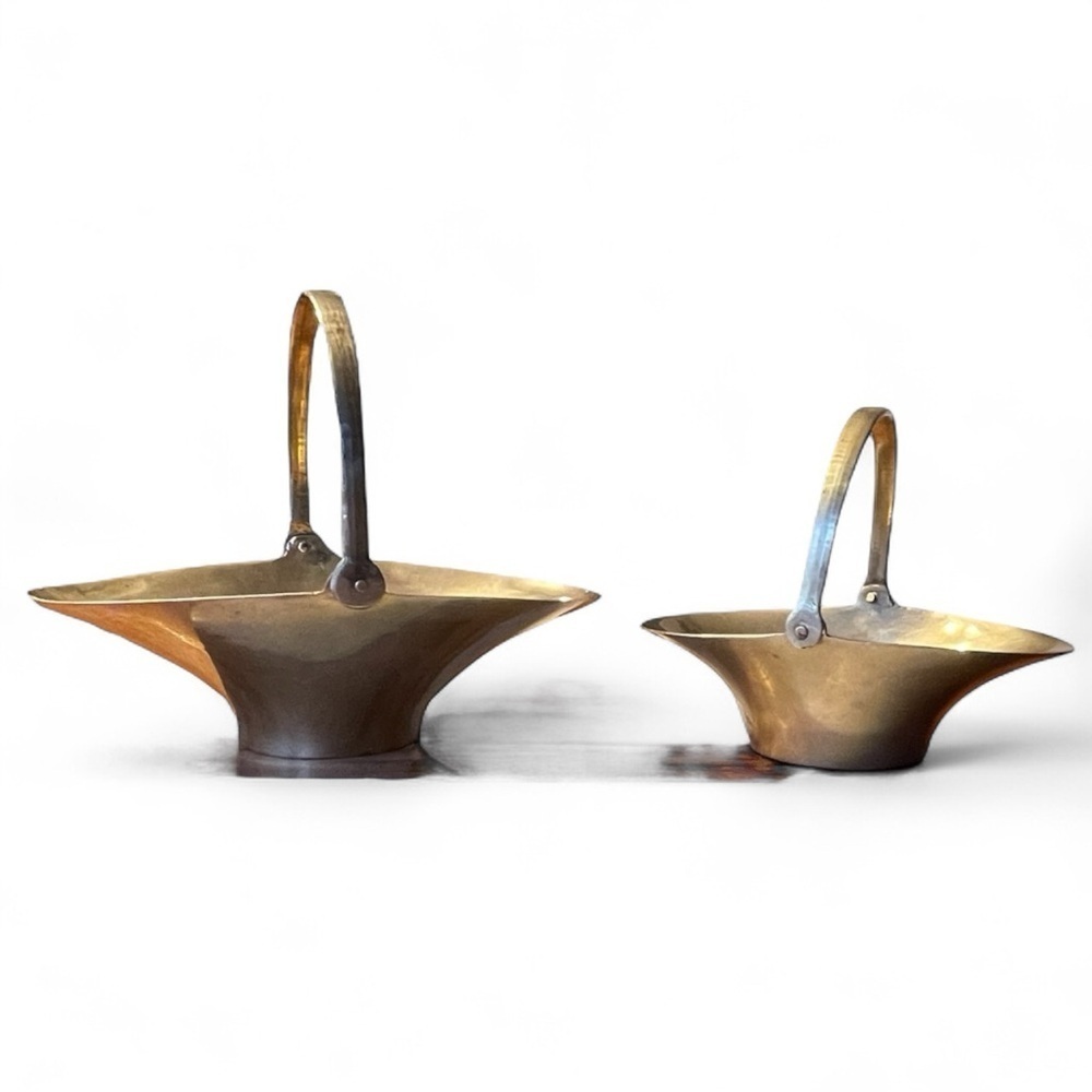 Vtg Brass Baskets Set of 2 Nesting Handled Patina MCM Hollywood Regency Decor - Picture 5 of 9